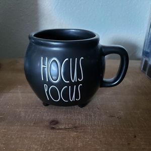 Rae Dunn HOCUS POCUS cauldron mug